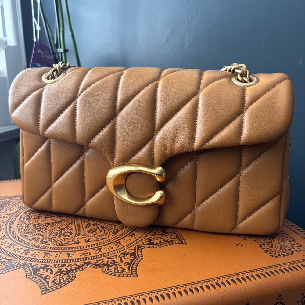 Tabby Shoulder Bag 26 With Pillow Quilting in Honey Brown